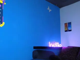 SweetiBloom's Live Sex Cam Show