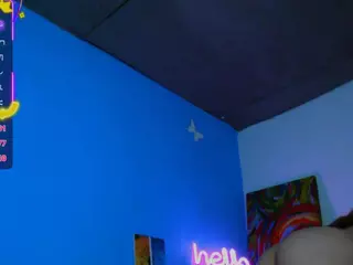 SweetiBloom's Live Sex Cam Show