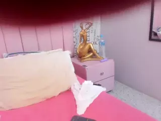 Tania-West's Live Sex Cam Show