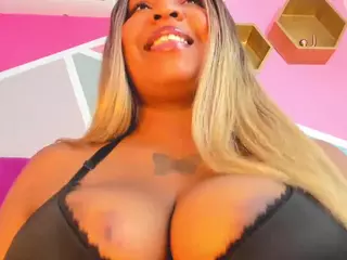 Nahomisoza's Live Sex Cam Show