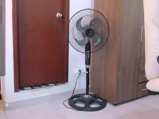 Selena's Live Sex Cam Show