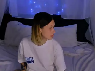 courtney-dream's Live Sex Cam Show