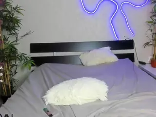 Luna's Live Sex Cam Show