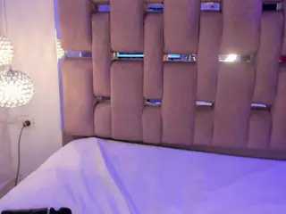 MuffinAndMoans's Live Sex Cam Show