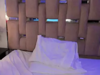 MuffinAndMoans's Live Sex Cam Show