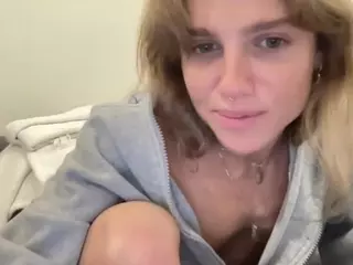 SweetCme's Live Sex Cam Show