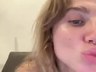 SweetCme's Live Sex Cam Show