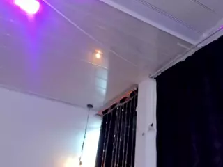 Vicolenn-69's Live Sex Cam Show
