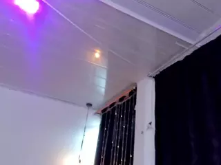 Vicolenn-69's Live Sex Cam Show