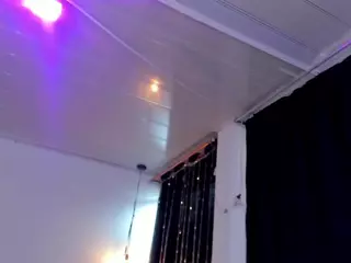 Vicolenn-69's Live Sex Cam Show