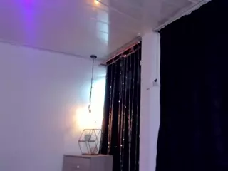 Vicolenn-69's Live Sex Cam Show