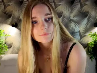 HoLLi's Live Sex Cam Show