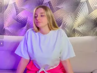 HoLLi's Live Sex Cam Show