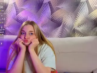 HoLLi's Live Sex Cam Show