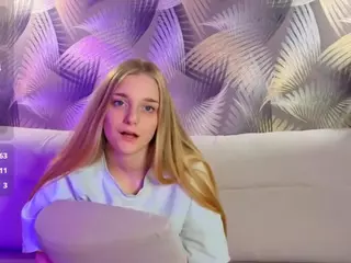 HoLLi's Live Sex Cam Show
