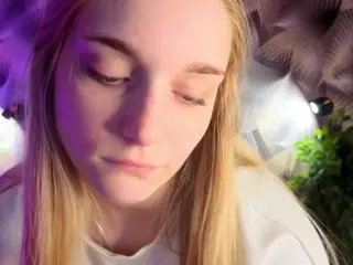 HoLLi's Live Sex Cam Show