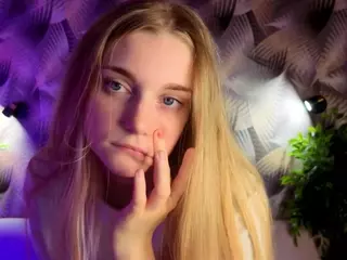 HoLLi's Live Sex Cam Show
