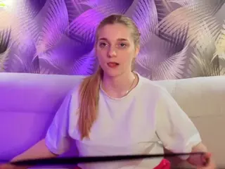HoLLi's Live Sex Cam Show