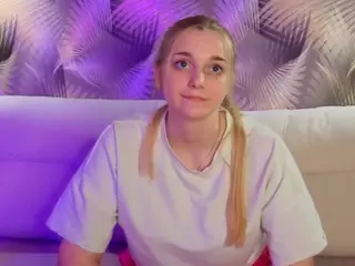 HoLLi's Live Sex Cam Show