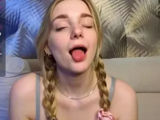HoLLi's Live Sex Cam Show