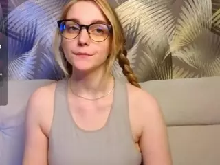 HoLLi's Live Sex Cam Show