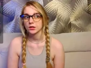 HoLLi's Live Sex Cam Show