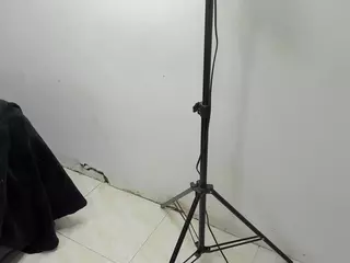 Saskyaht's Live Sex Cam Show