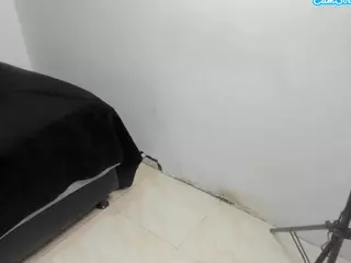 Saskyaht's Live Sex Cam Show