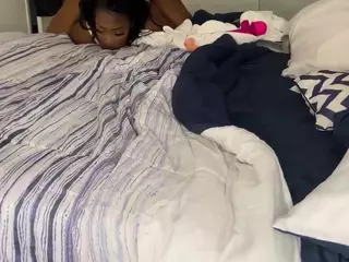SinnyMoanz's Live Sex Cam Show