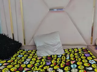 Aishelx69's Live Sex Cam Show