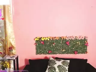 Dianagom's Live Sex Cam Show
