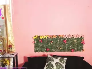 Dianagom's Live Sex Cam Show