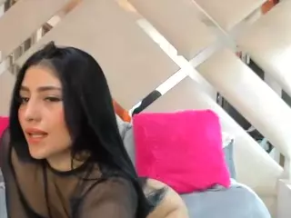 Yara25's Live Sex Cam Show
