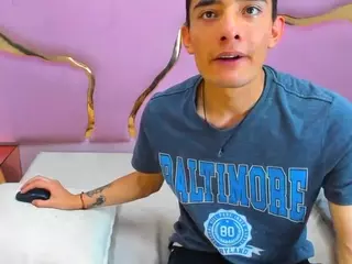 KittyandLiam69's Live Sex Cam Show