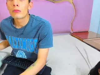 KittyandLiam69's Live Sex Cam Show