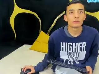 KittyandLiam69's Live Sex Cam Show