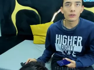 KittyandLiam69's Live Sex Cam Show
