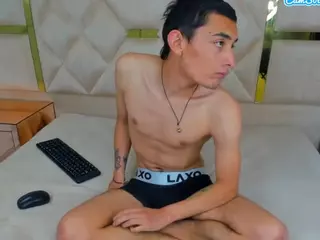 KittyandLiam69's Live Sex Cam Show