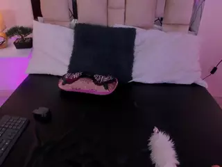 Abrill-01's Live Sex Cam Show