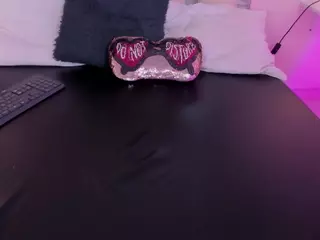 Abrill-01's Live Sex Cam Show