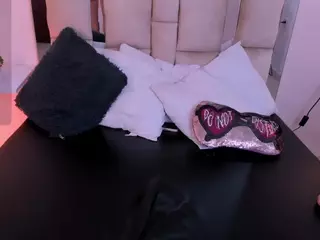 Abrill-01's Live Sex Cam Show