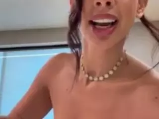 AisHhaFerrari's Live Sex Cam Show