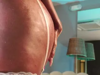 AisHhaFerrari's Live Sex Cam Show