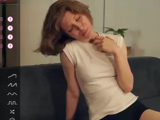 JoanGlasper's Live Sex Cam Show