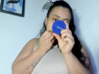 MaddieWillow's Live Sex Cam Show