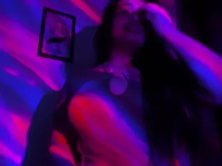 MaddieWillow's Live Sex Cam Show