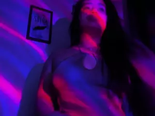 MaddieWillow's Live Sex Cam Show