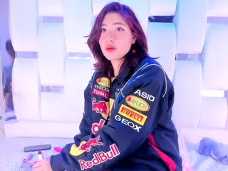 SoojinSnow's Live Sex Cam Show