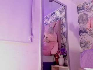 Live cam show with Ahlya