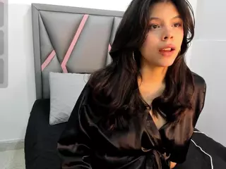 Aleja-02's Live Sex Cam Show